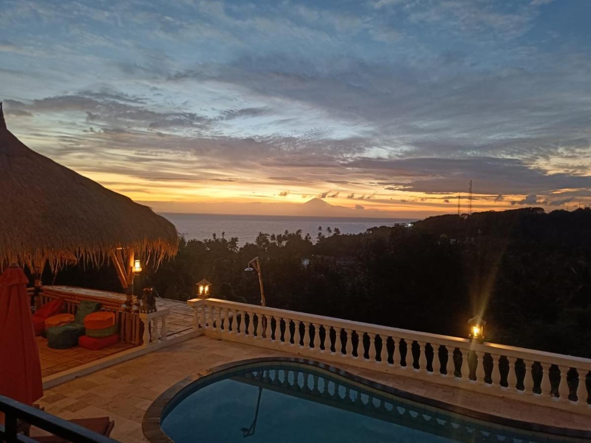 Sunset Lavinia