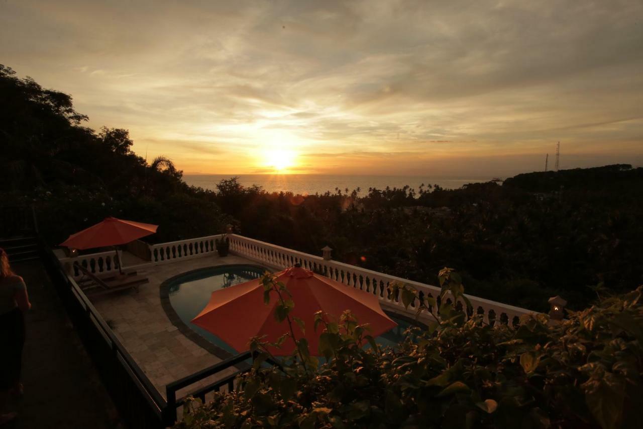 Sunset Lavinia